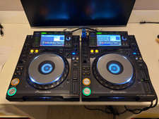 1 x Pioneer CDJ2000 Nexus DJ